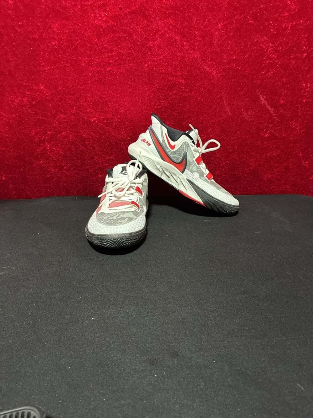 Nike Kyrie Infinity Basketball Shoes Size 7Y